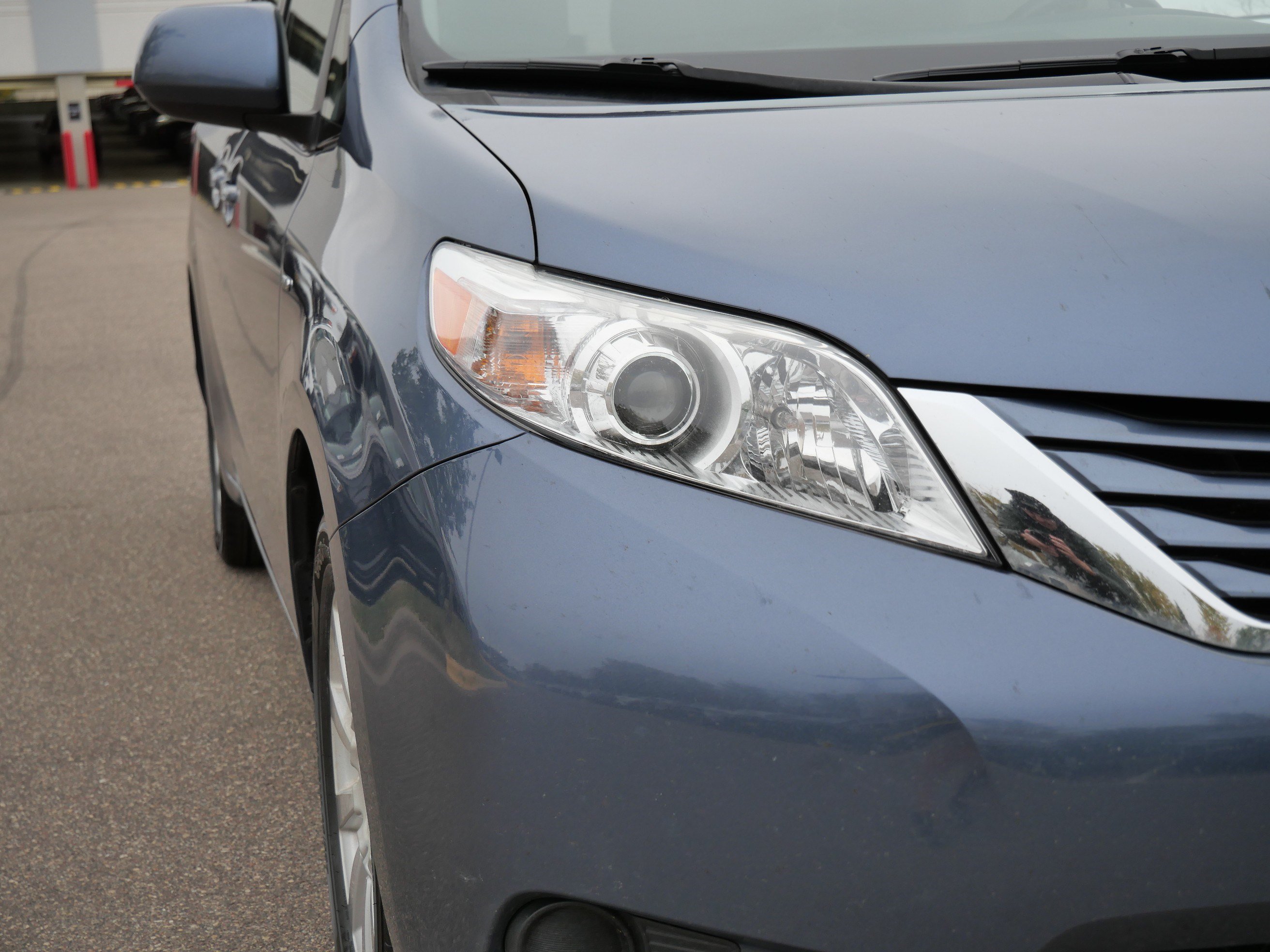 Used 2017 Toyota Sienna LE AWD/4WD image 16