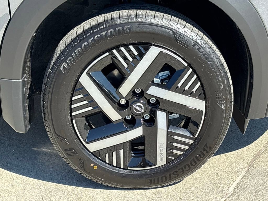 New 2026 Nissan Kicks SV FWD image 25