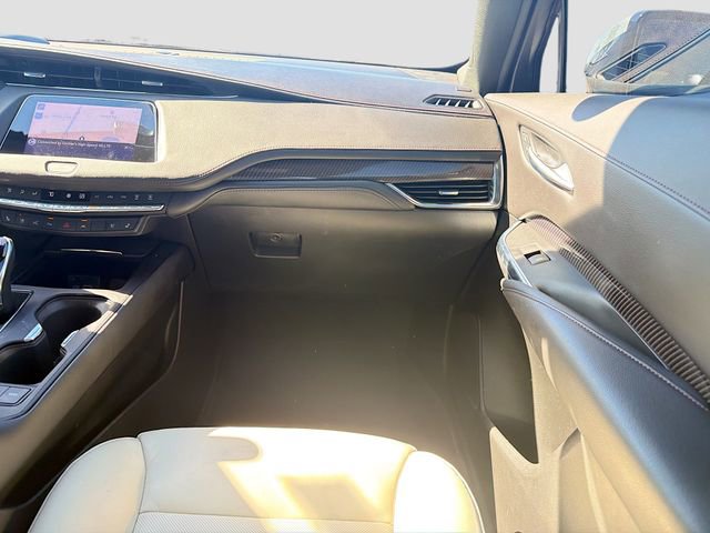 Used 2023 Cadillac XT4 Sport image 18