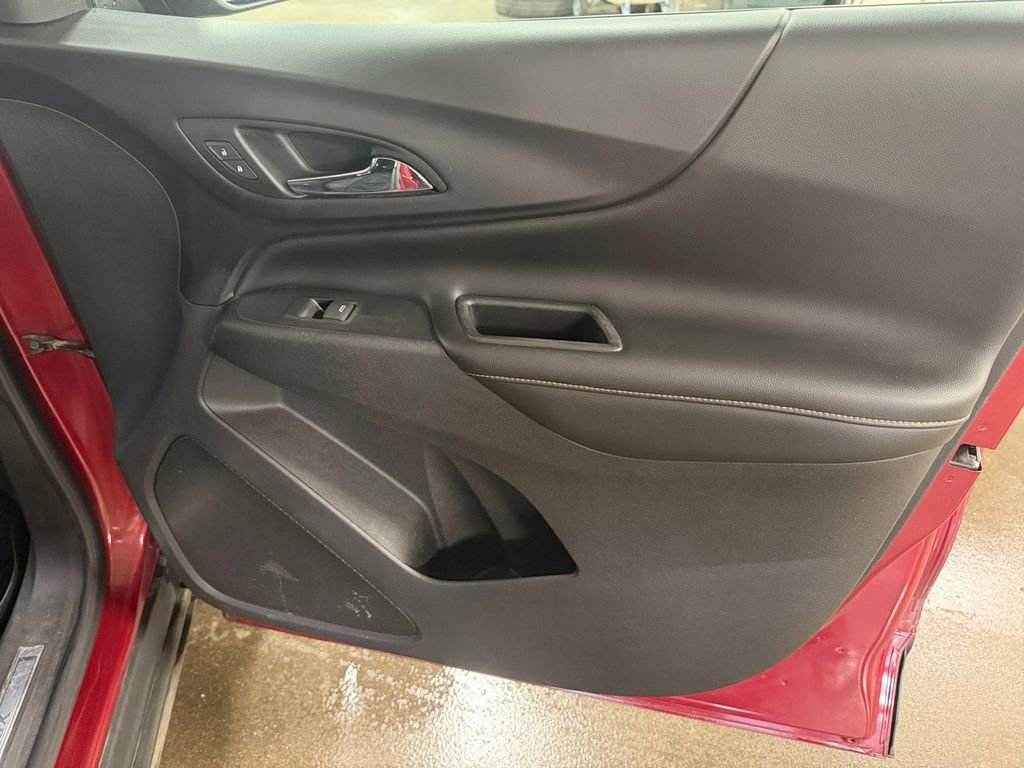 Used 2018 Chevrolet Equinox Premier AWD/4WD image 18