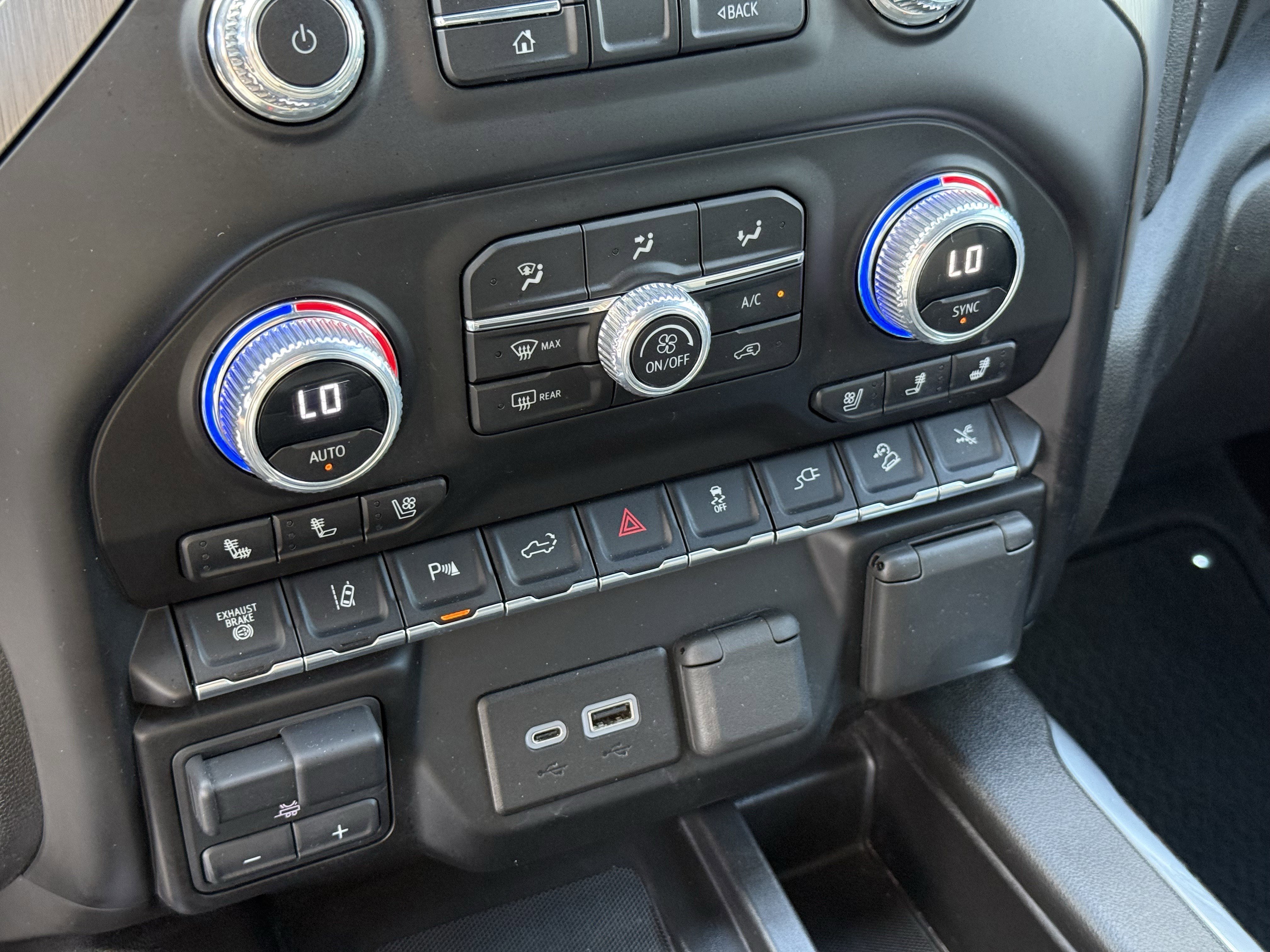 Used 2023 GMC Sierra 2500 Denali w/ Denali Ultimate Package image 22