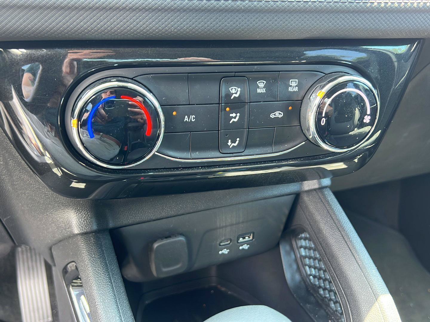 Used 2025 Chevrolet TrailBlazer LT FWD image 18