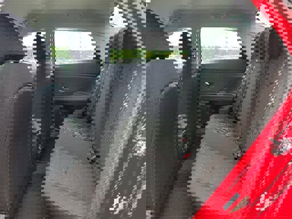 New 2025 Hyundai Elantra SE image 10