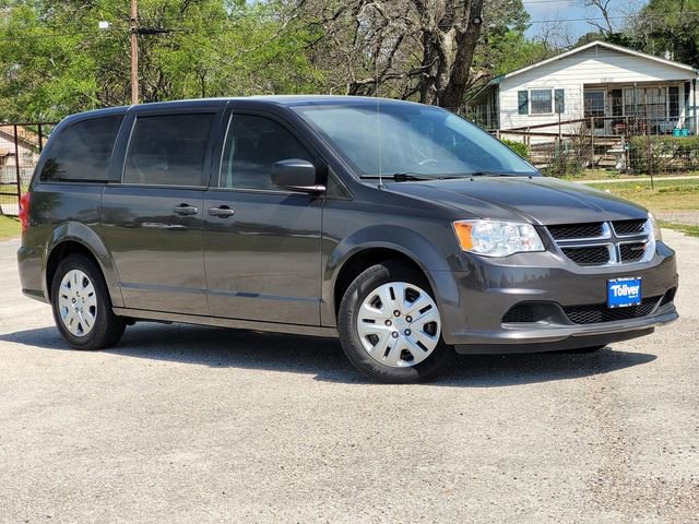 Used 2019 Dodge Grand Caravan SE w/ UConnect Hands-Free Group image 2