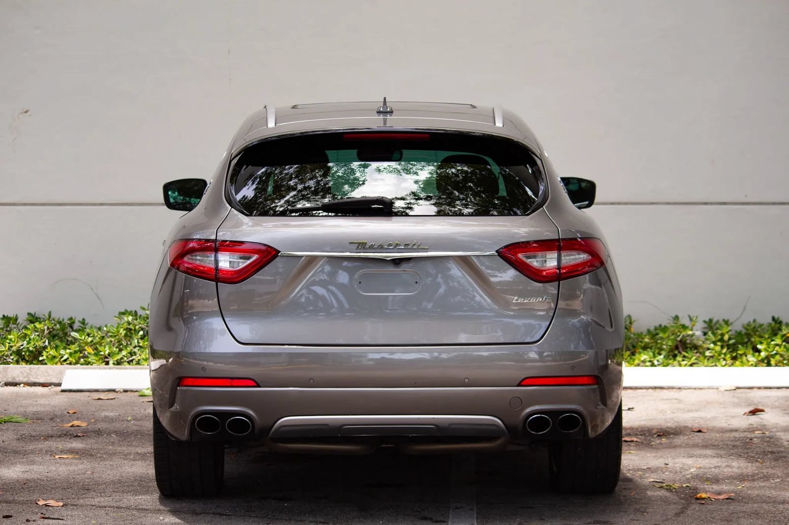 Used 2017 Maserati Levante w/ Luxury Package AWD/4WD image 10