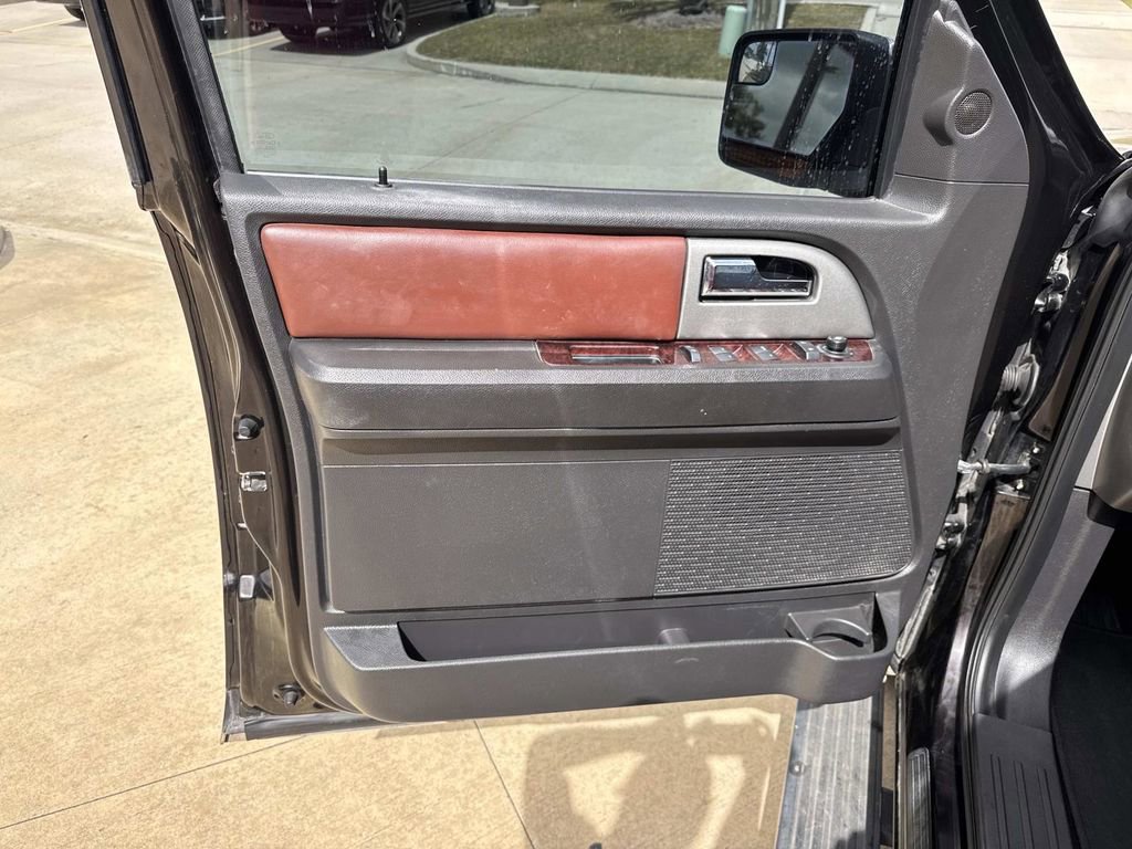 Used 2014 Ford Expedition EL King Ranch RWD image 21