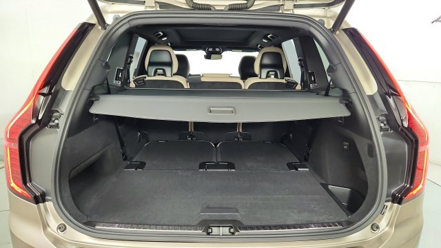 New 2026 Volvo XC90 T8 Plus w/ Protection Package Premier AWD/4WD image 44