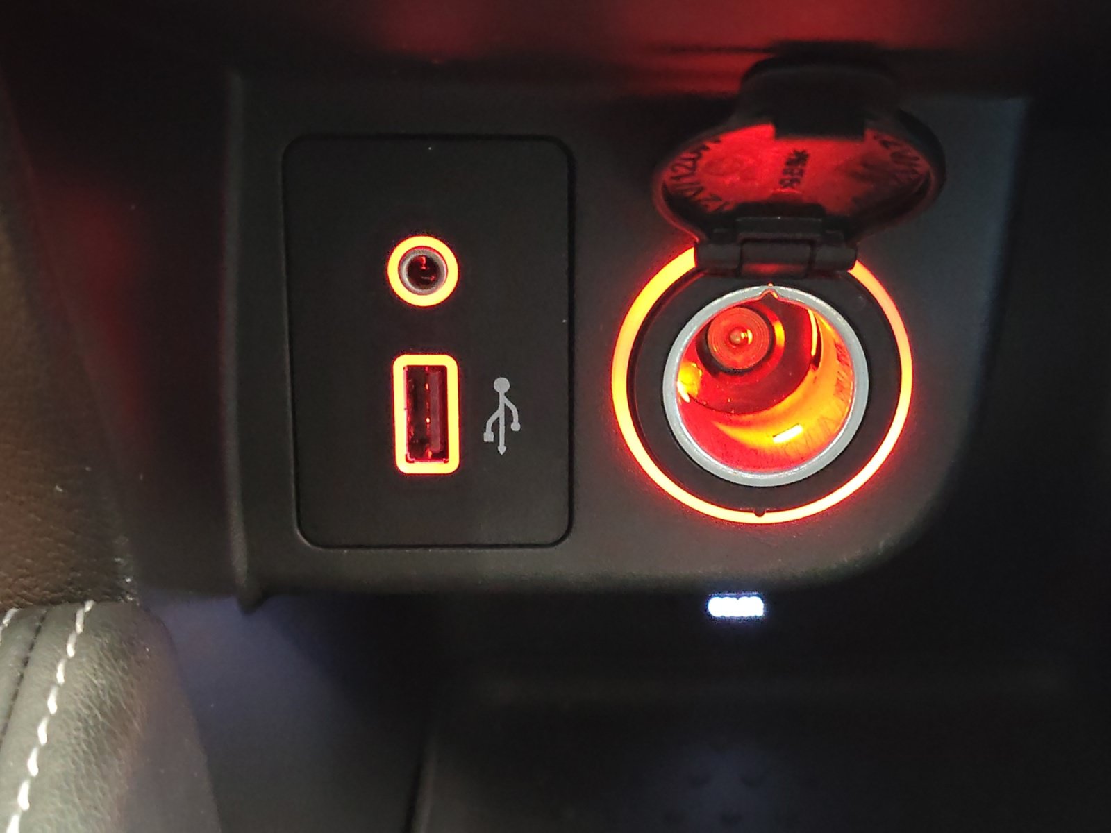 Used 2019 Nissan Kicks SR w/ SR Premium Package FWD image 20