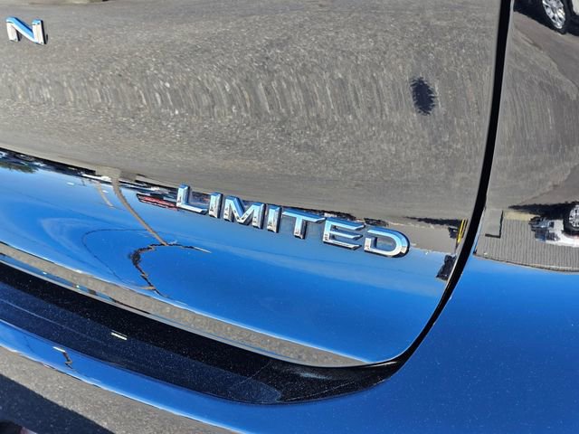 Used 2023 Toyota Crown Limited image 16