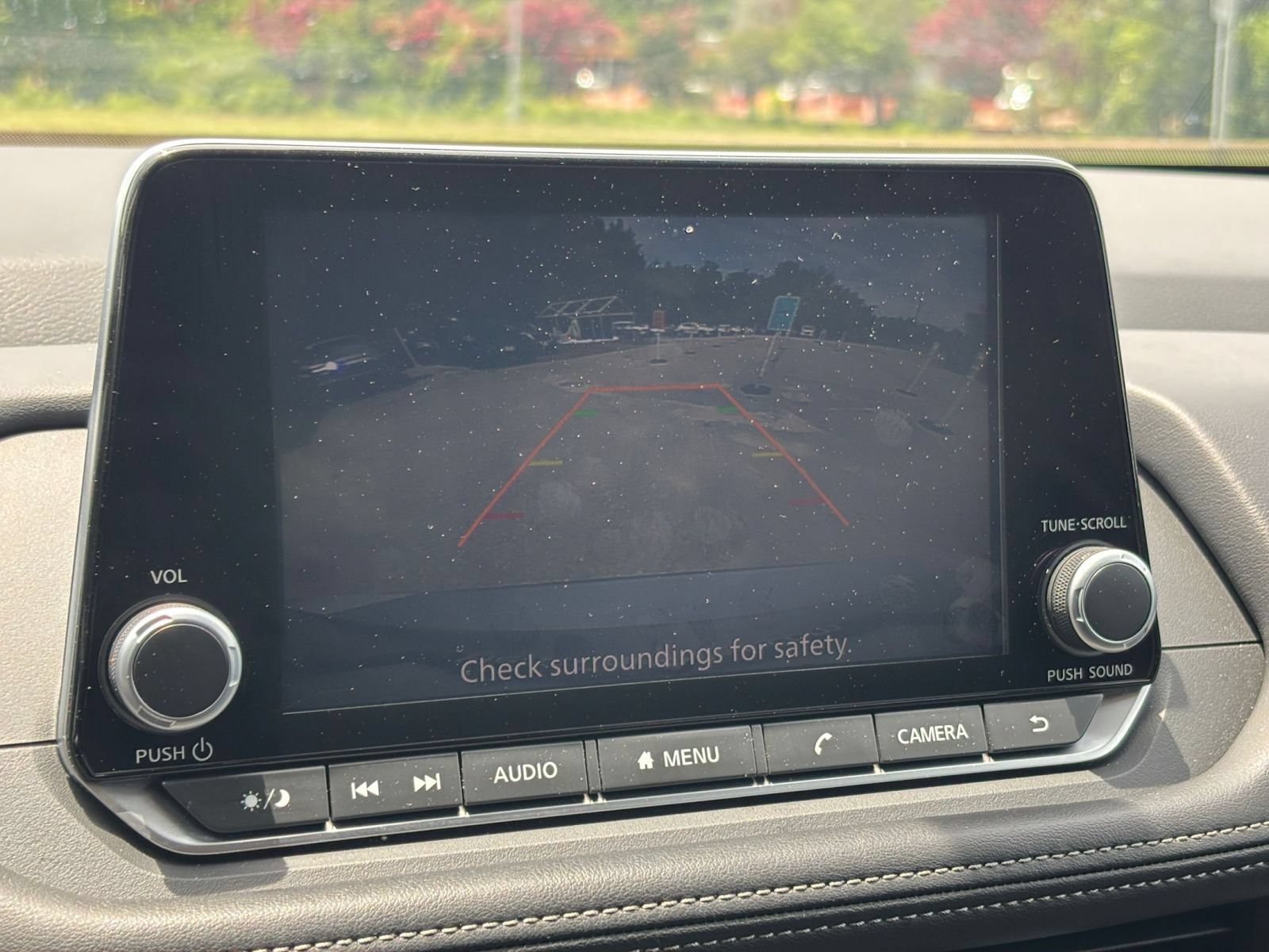 Used 2025 Nissan Rogue SV FWD image 17