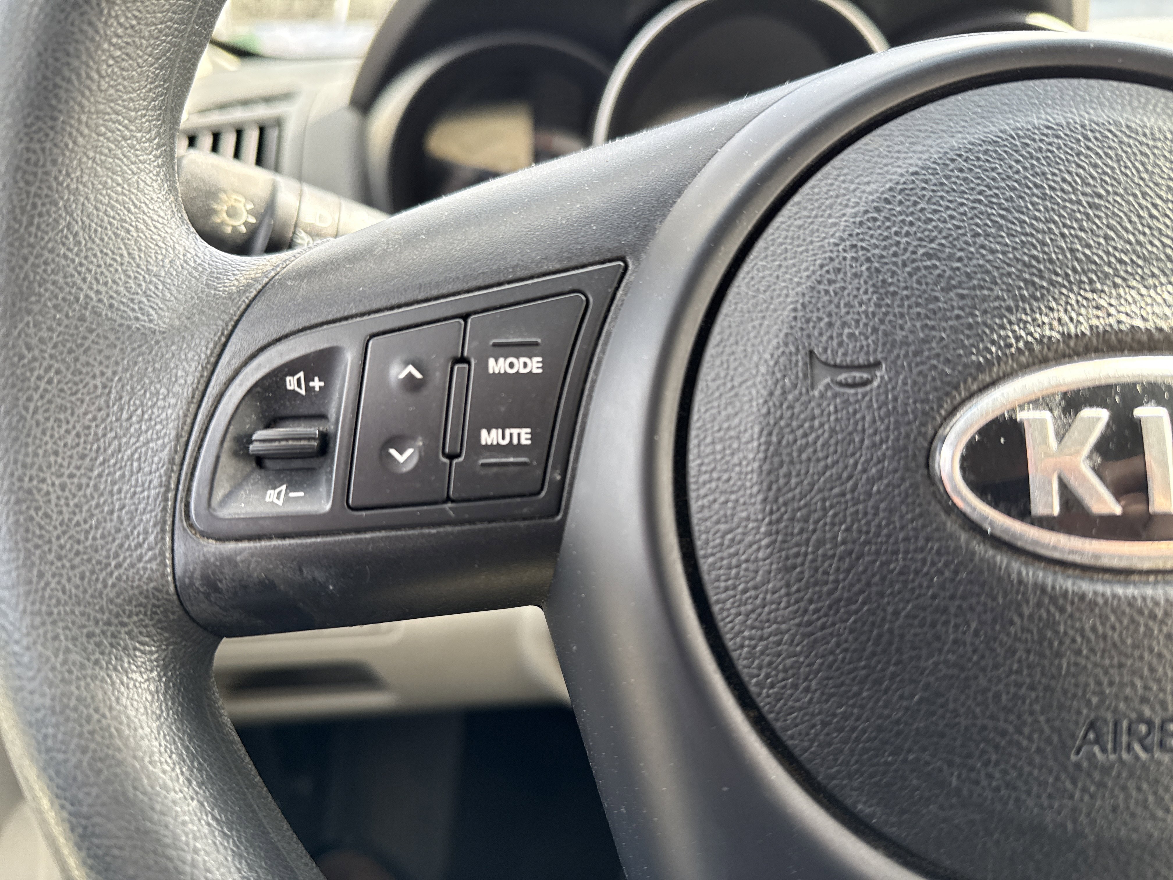 Used 2010 Kia Forte EX image 18