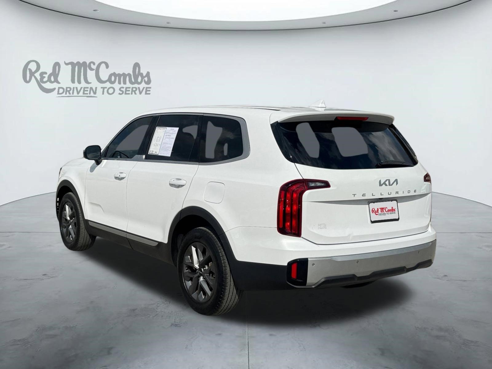 Used 2024 Kia Telluride LX image 3