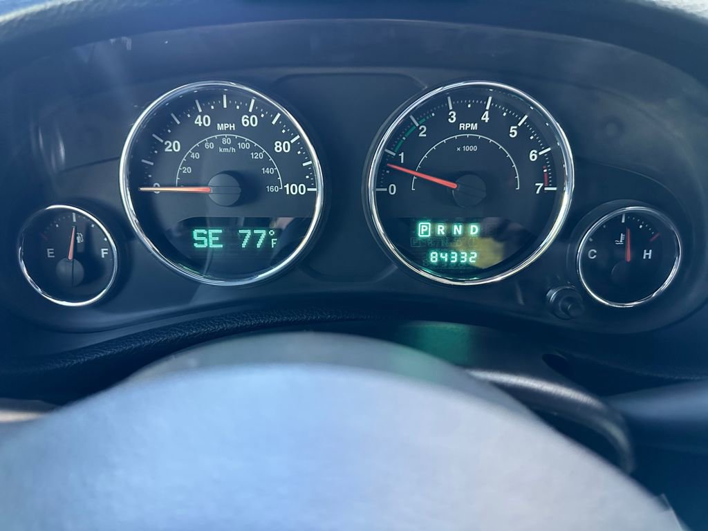 Used 2013 Jeep Wrangler Unlimited Rubicon w/ Connectivity Group image 13