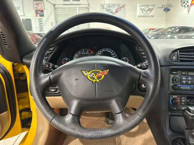 Used 2004 Chevrolet Corvette Coupe w/ Roof Package image 31
