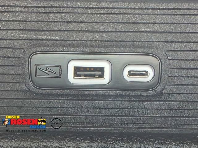 Used 2023 Jeep Wagoneer Series III w/ Preferred Equipment Group AWD/4WD image 45