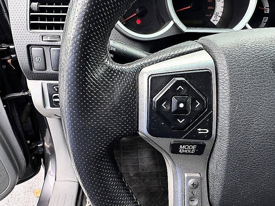 Used 2015 Toyota Tacoma PreRunner w/ TRD Sport Package RWD image 7