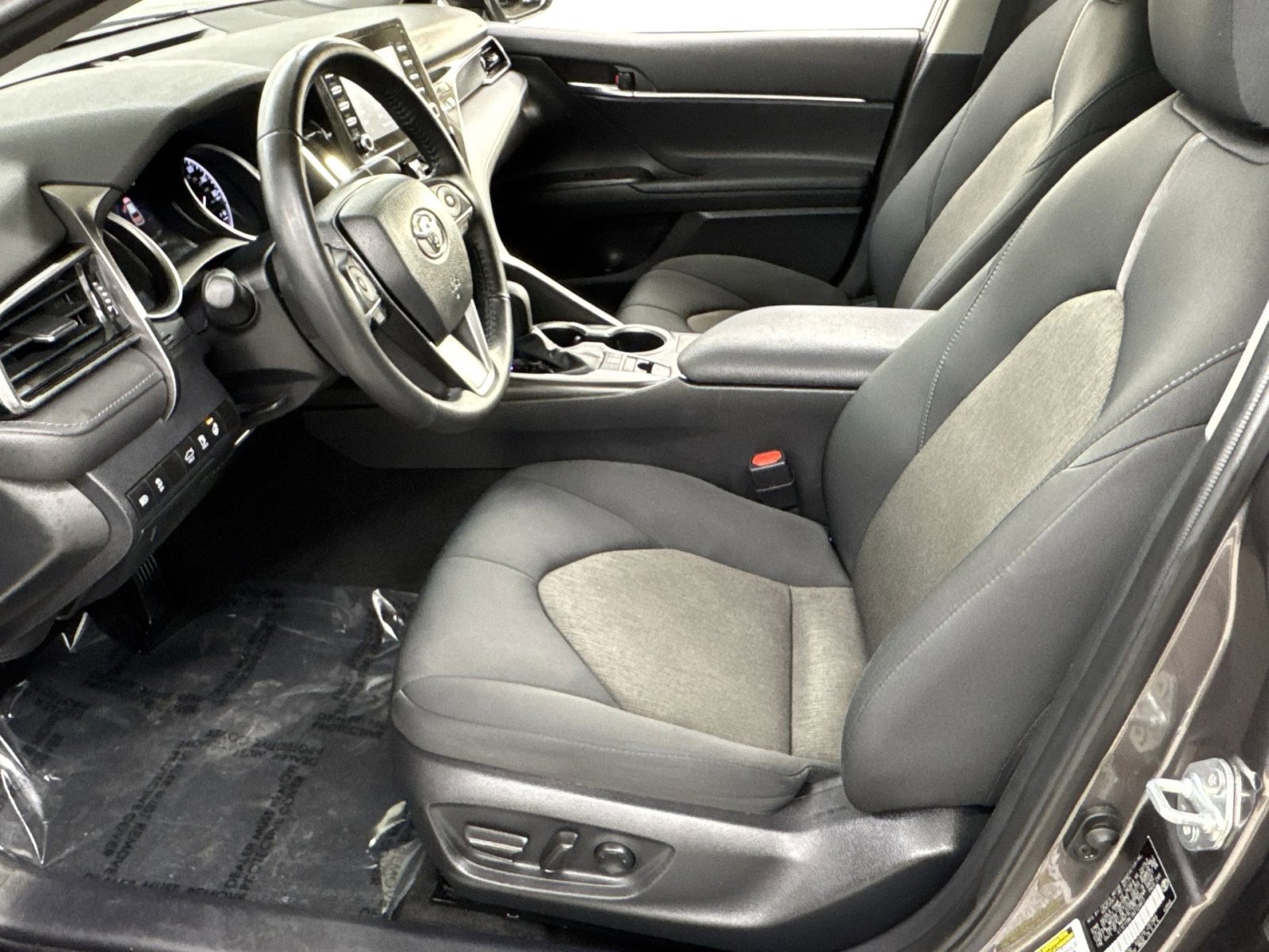 Used 2024 Toyota Camry LE image 2