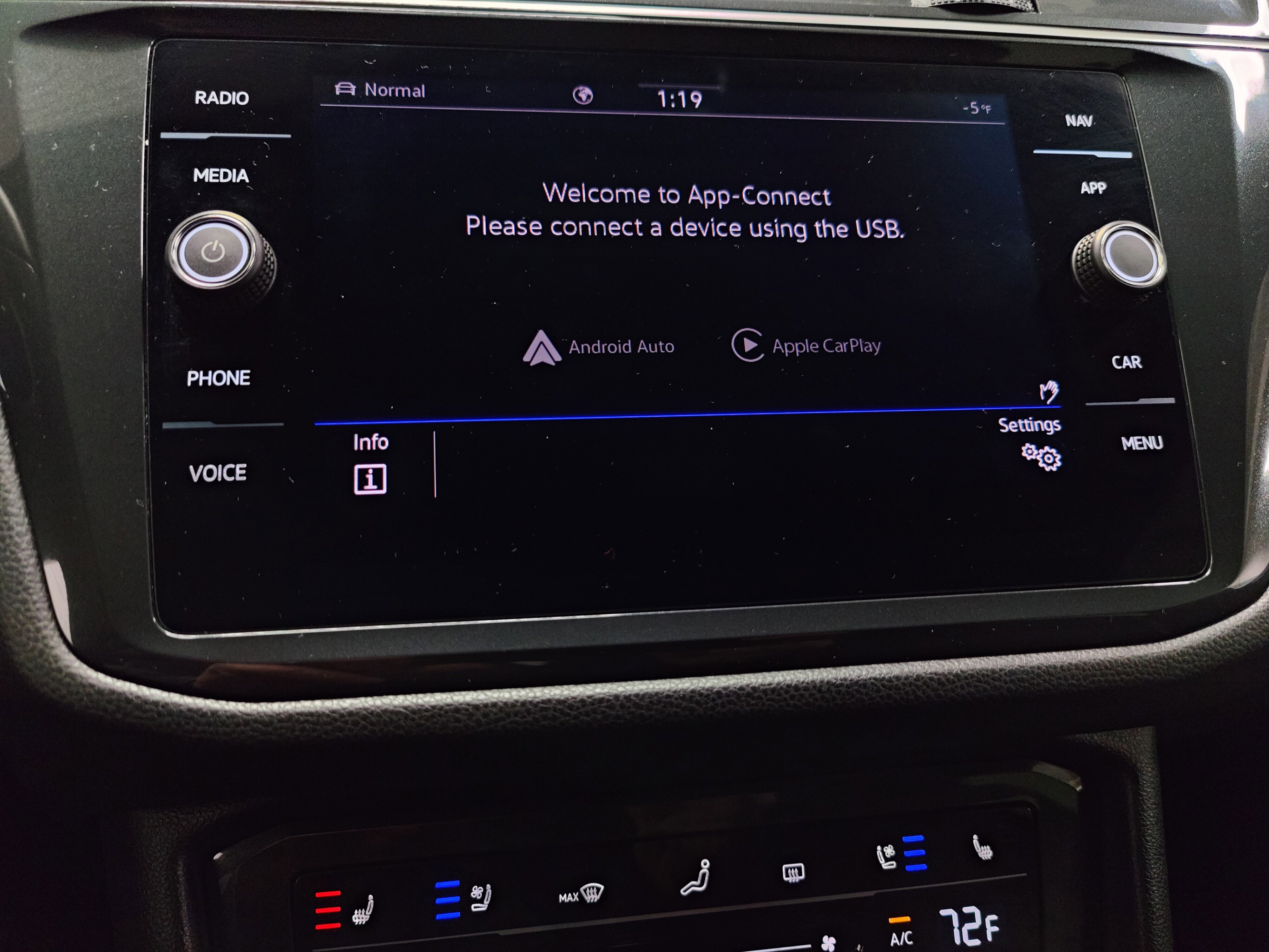 Used 2024 Volkswagen Tiguan SEL R-Line image 26