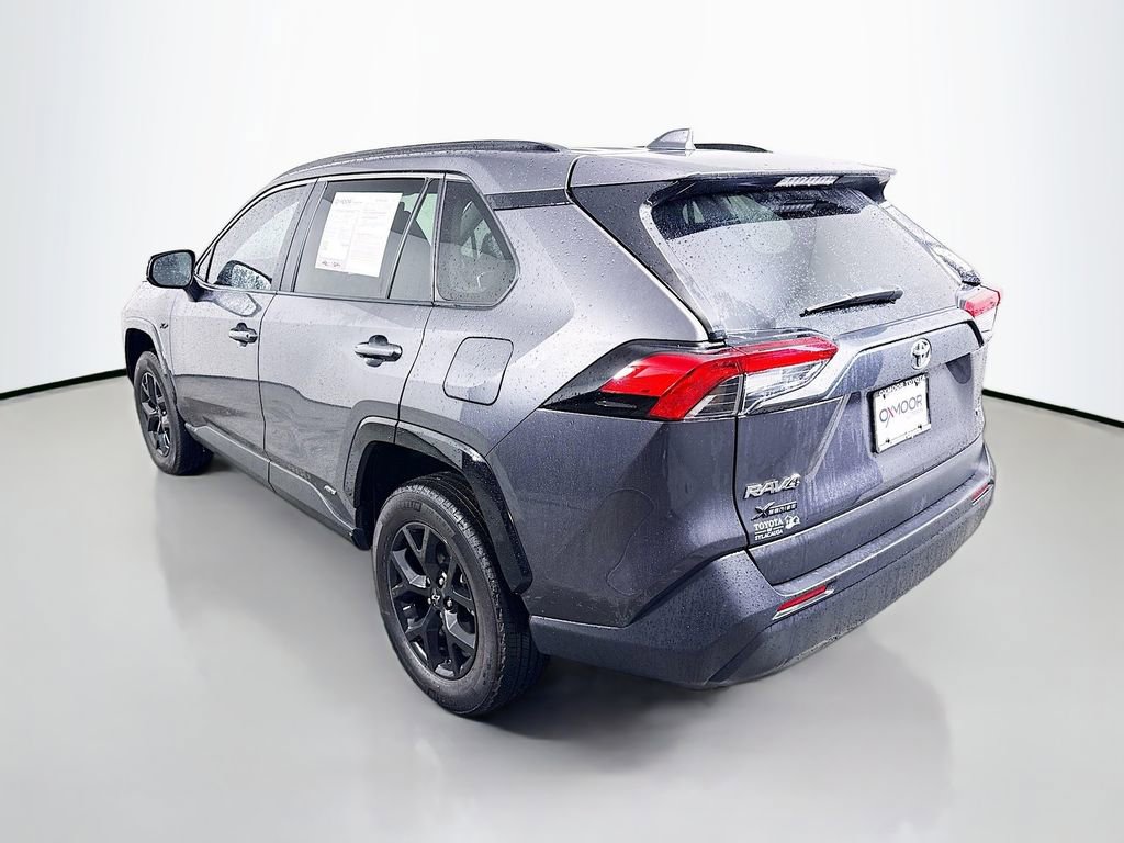 Used 2025 Toyota RAV4 LE image 5