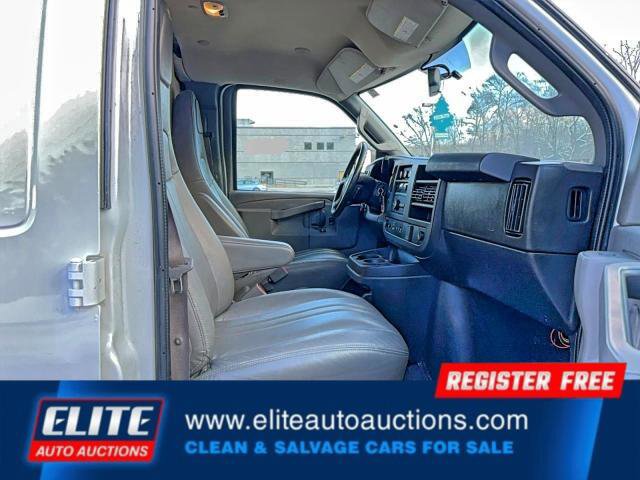 Used 2021 Chevrolet Express 2500 w/ Driver Convenience Package image 9