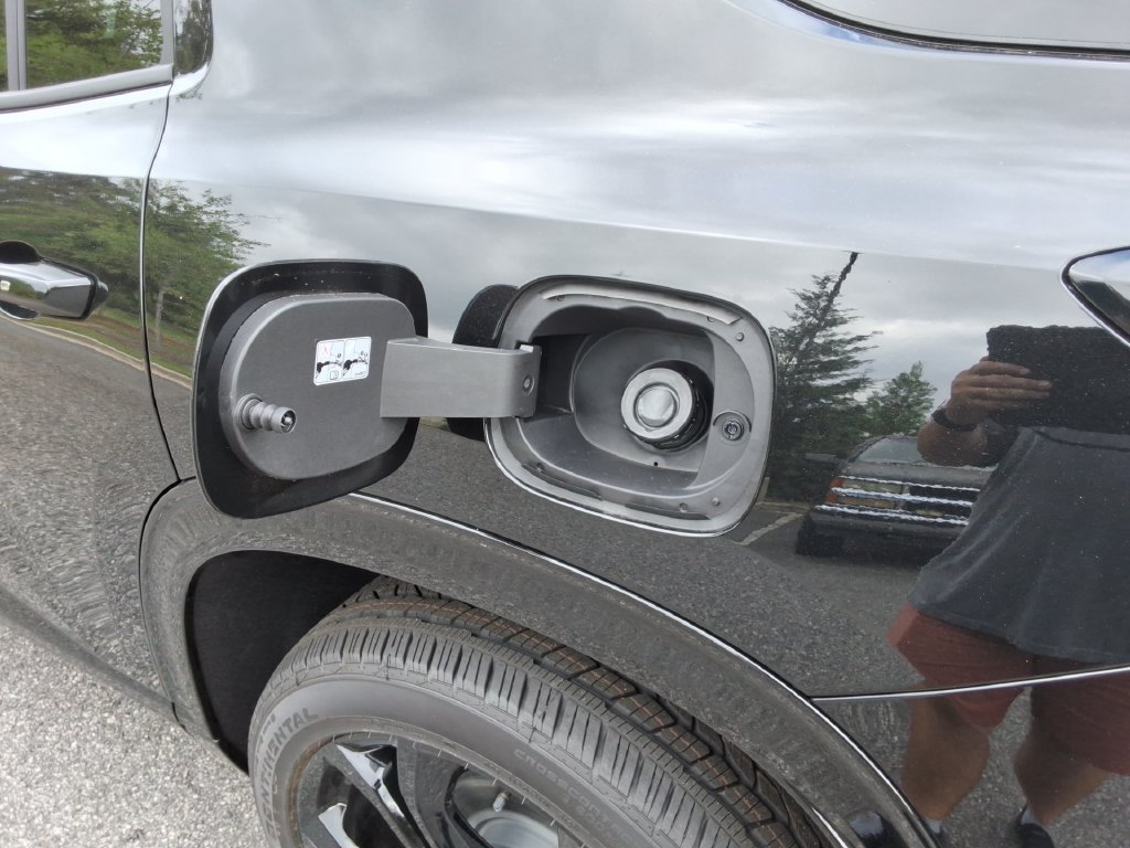 New 2027 Chevrolet Traverse RS FWD image 12