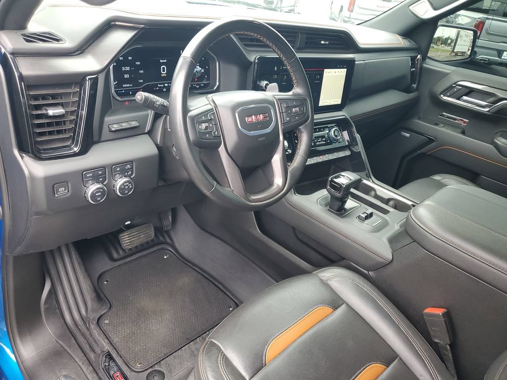 Used 2024 GMC Sierra 1500 AT4 w/ Technology Package AWD/4WD image 6