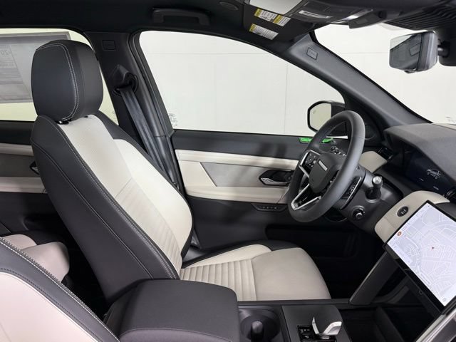 New 2026 Land Rover Discovery Sport Landmark AWD/4WD image 31