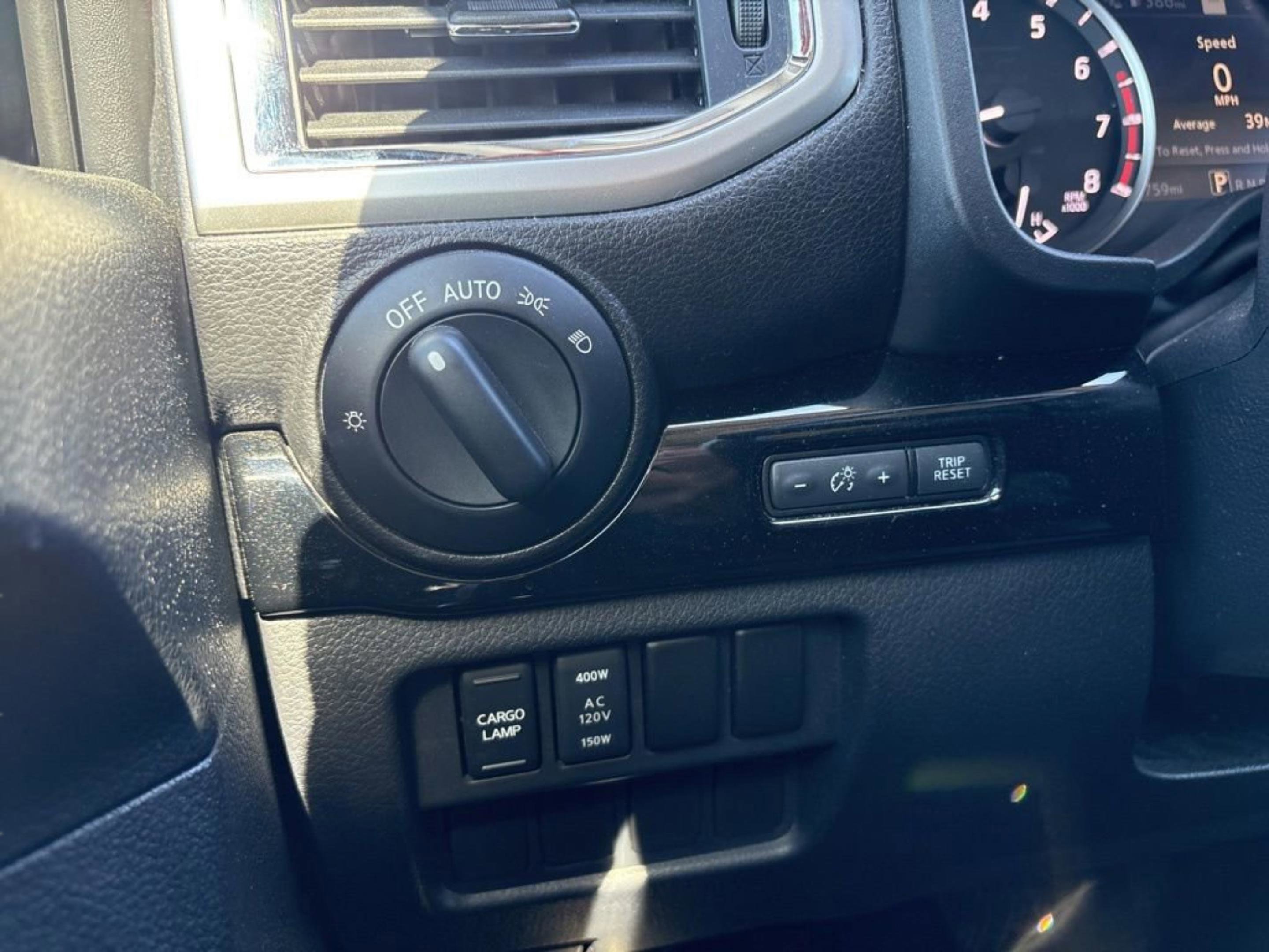 Used 2020 Nissan Titan SV w/ SV Convenience Package image 23