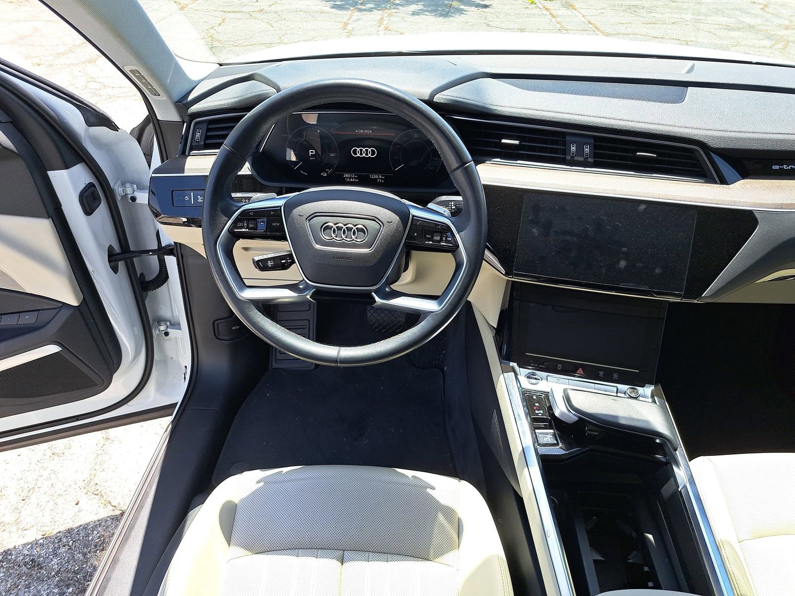 Used 2024 Audi Q8 e-tron Premium Plus w/ Premium Plus Package AWD/4WD image 6