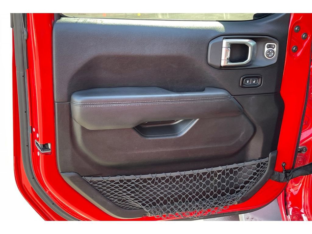 Used 2020 Jeep Wrangler Unlimited Sahara image 11