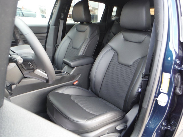 New 2026 Jeep Compass Latitude AWD/4WD image 15