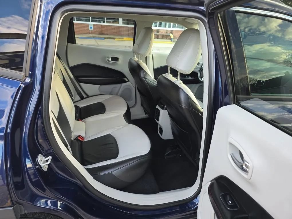 Used 2020 Jeep Compass Limited AWD/4WD image 6