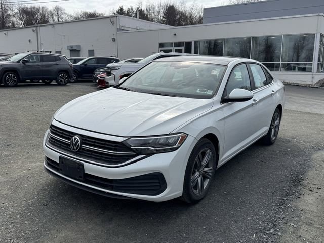 Used 2023 Volkswagen Jetta SE w/ Panoramic Sunroof Package image 1