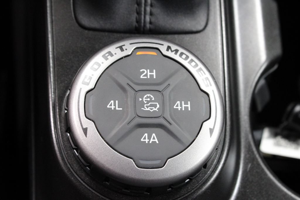 Certified 2022 Ford Bronco Outer Banks w/ Sasquatch Package AWD/4WD image 33