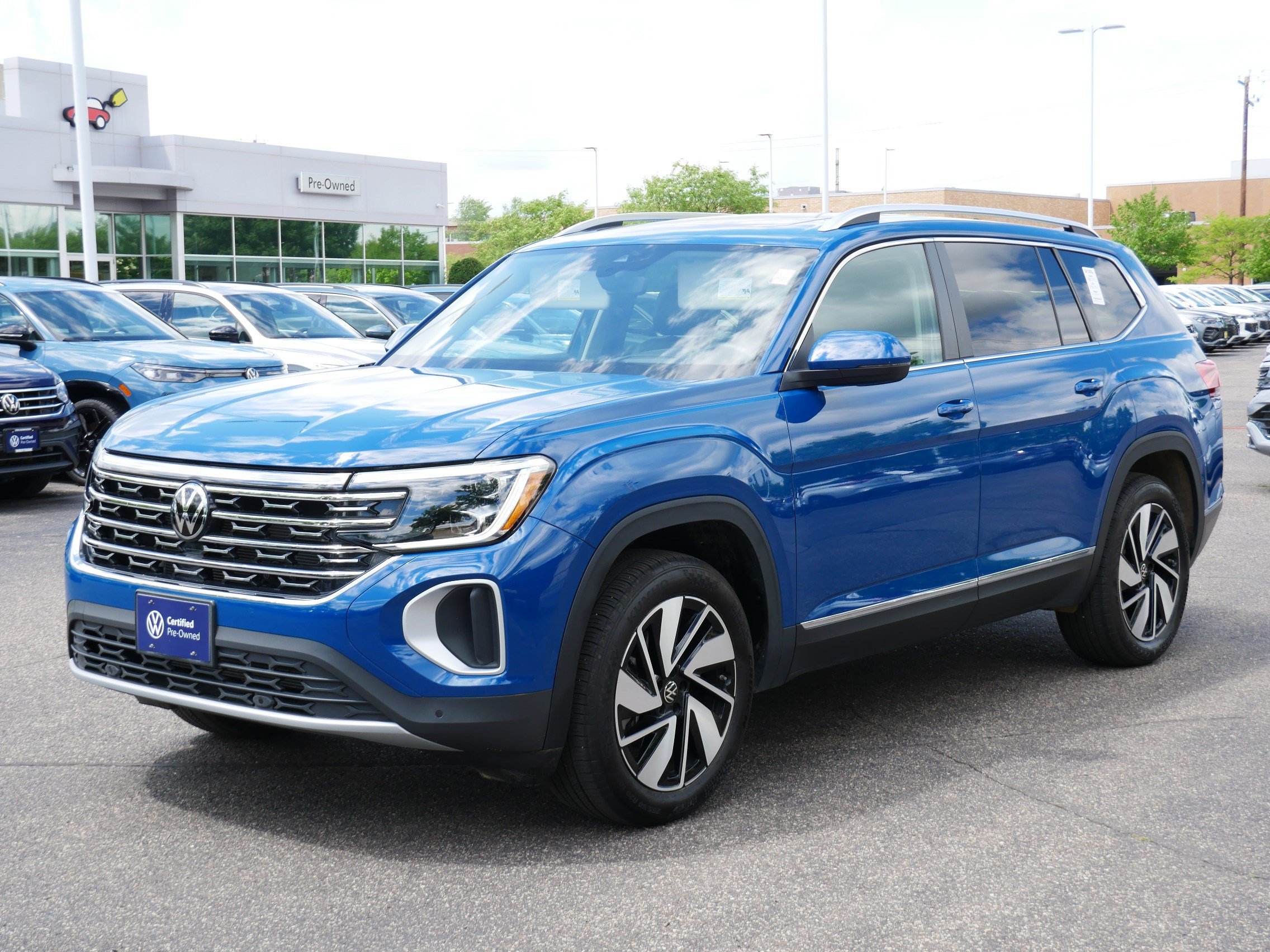 Certified 2025 Volkswagen Atlas SEL AWD/4WD image 3