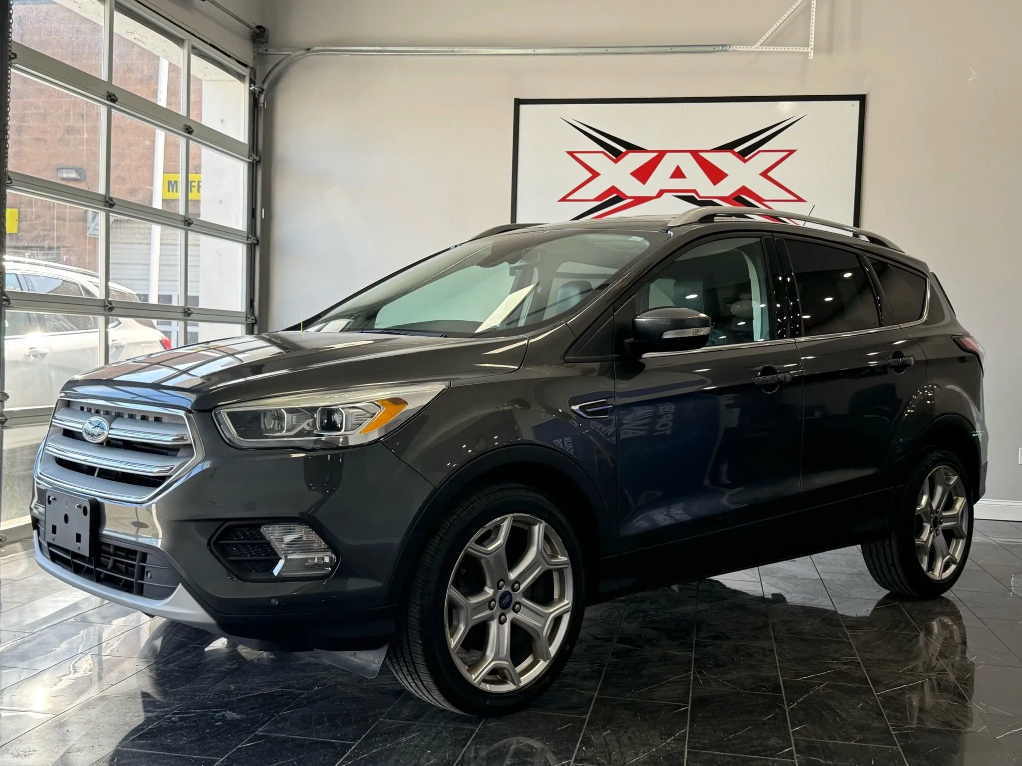Used 2018 Ford Escape Titanium image 3