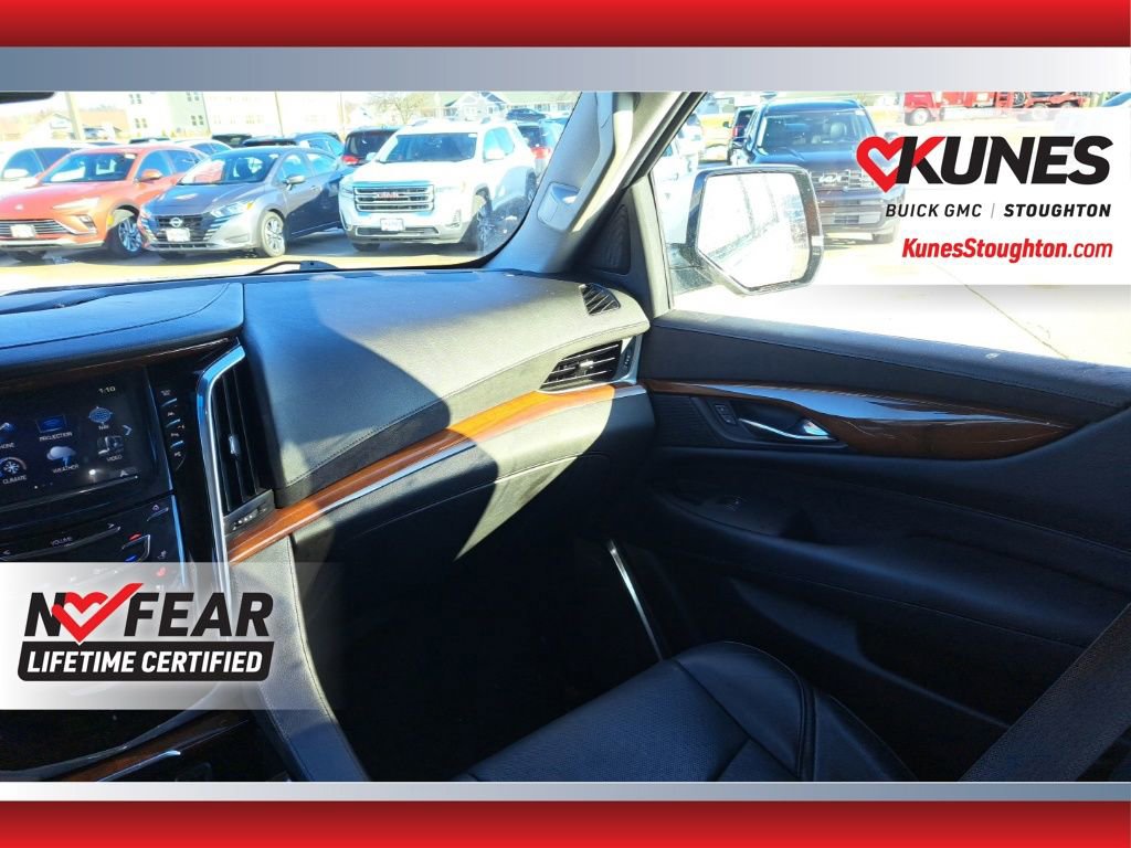 Used 2018 Cadillac Escalade Premium Luxury image 42