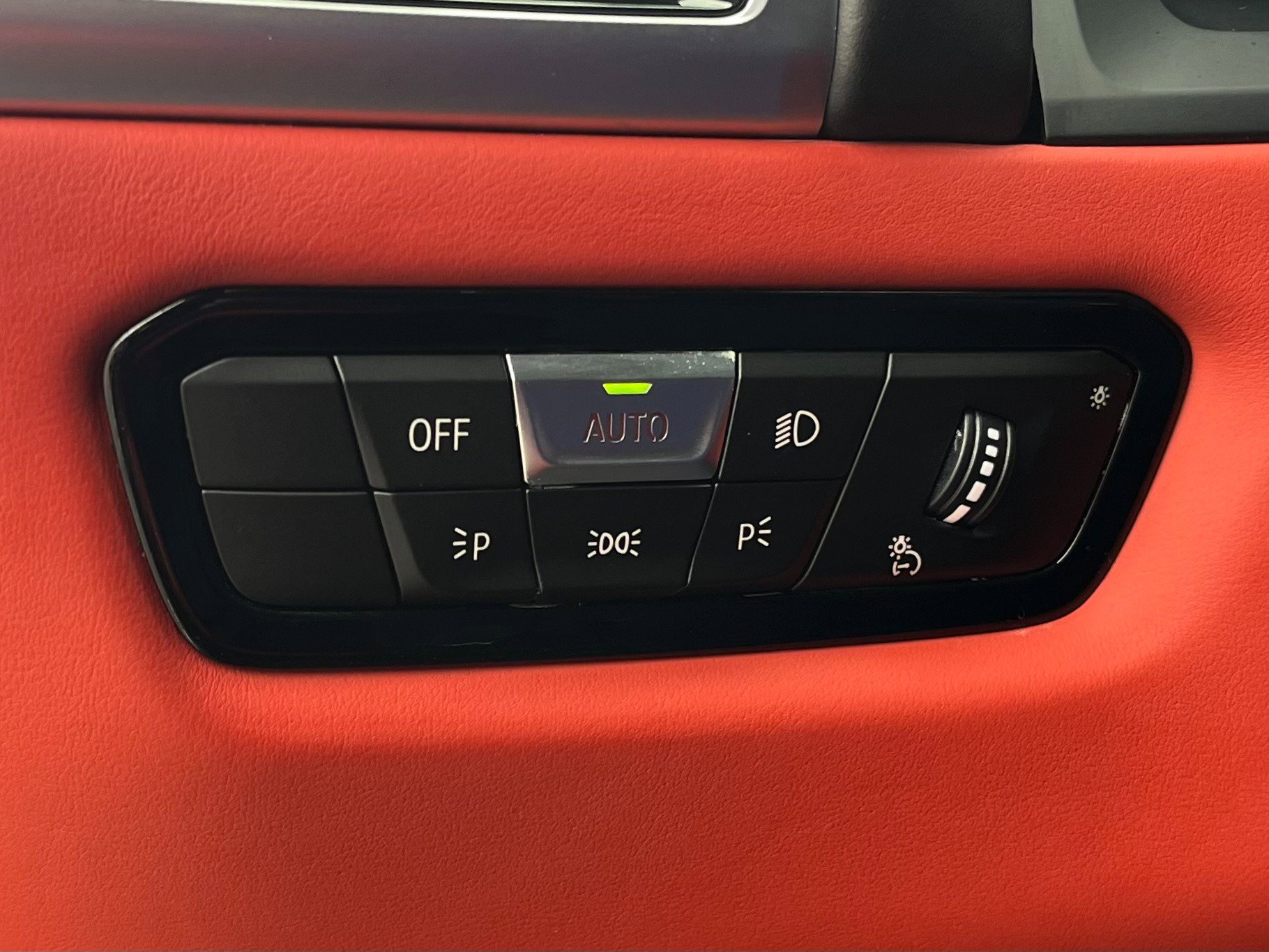 Used 2020 BMW M8 Competition w/ M Carbon Exterior Package image 37