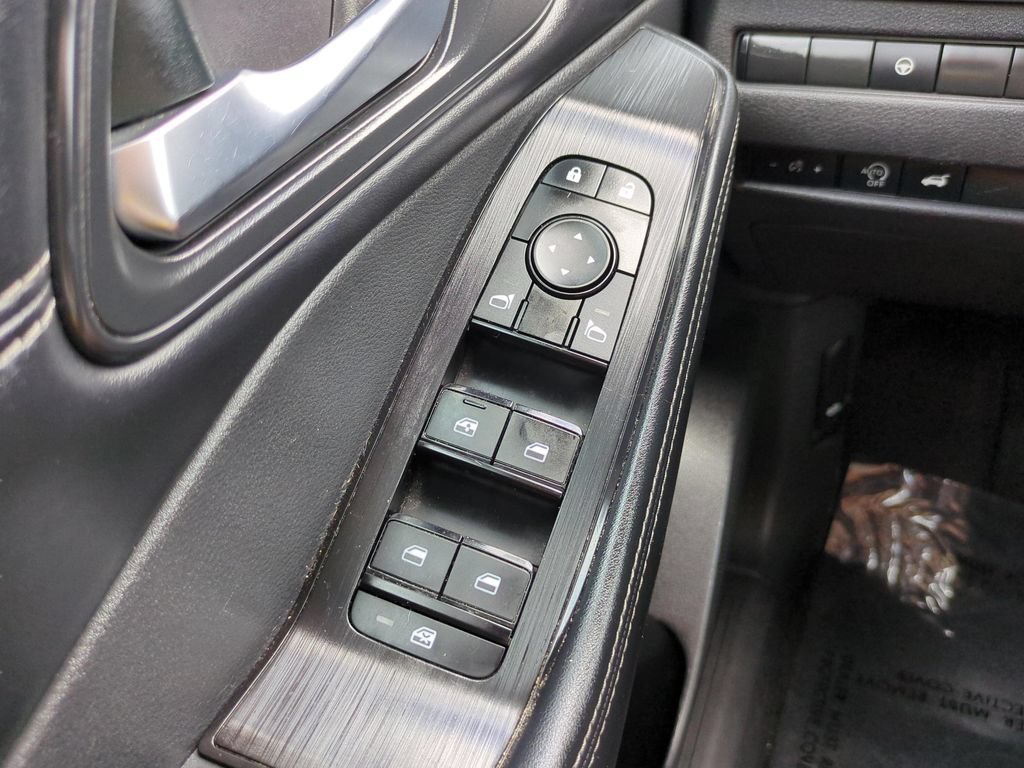 Certified 2023 Nissan Rogue SV w/ SV Premium B Package FWD image 19