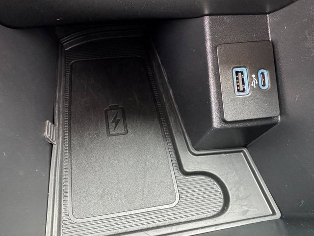 Certified 2024 Ford Edge Titanium image 27