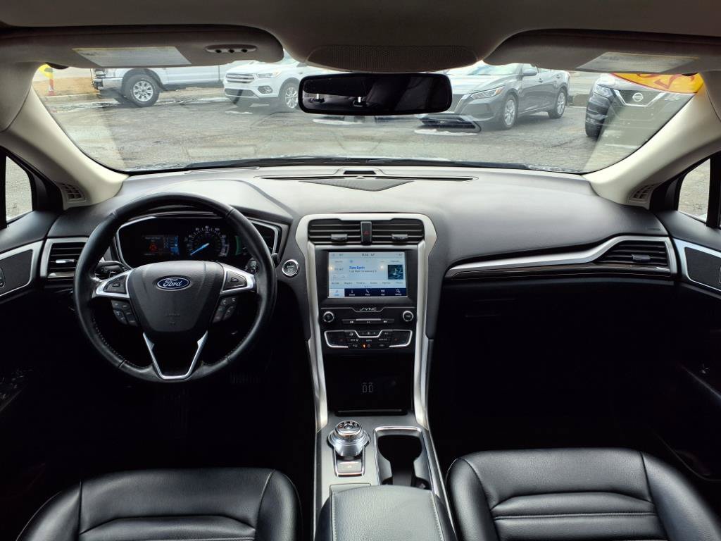Used 2019 Ford Fusion SEL FWD image 10