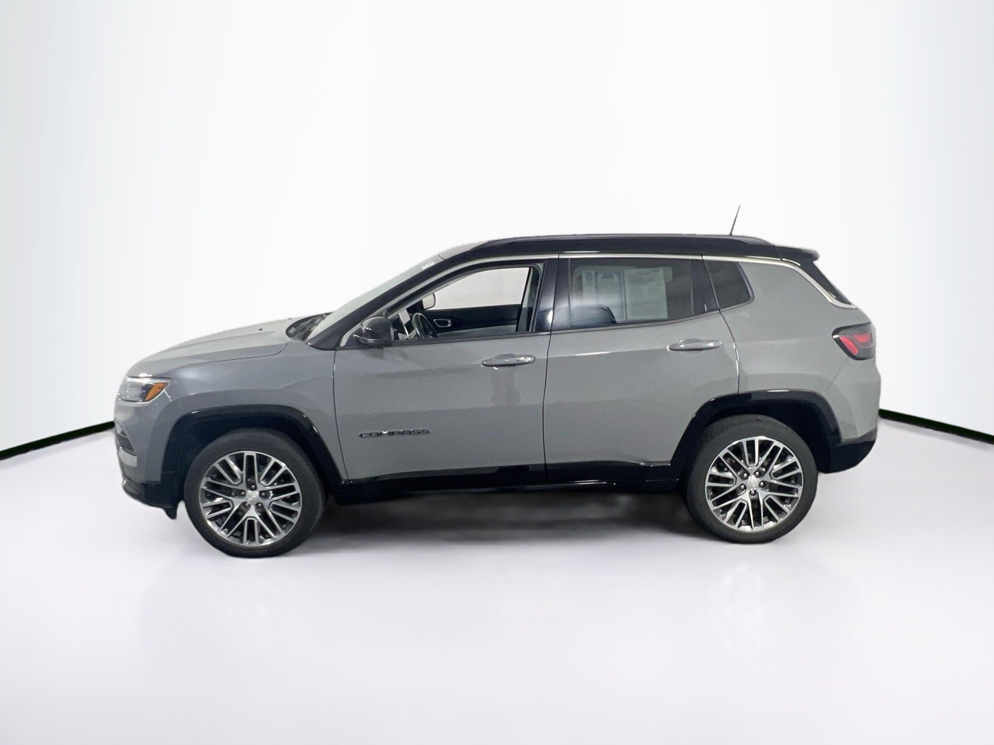 Used 2022 Jeep Compass Limited w/ Elite Group AWD/4WD image 8