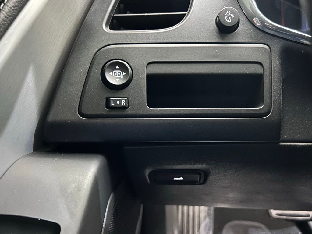 Used 2014 Chevrolet Corvette Stingray Coupe image 16