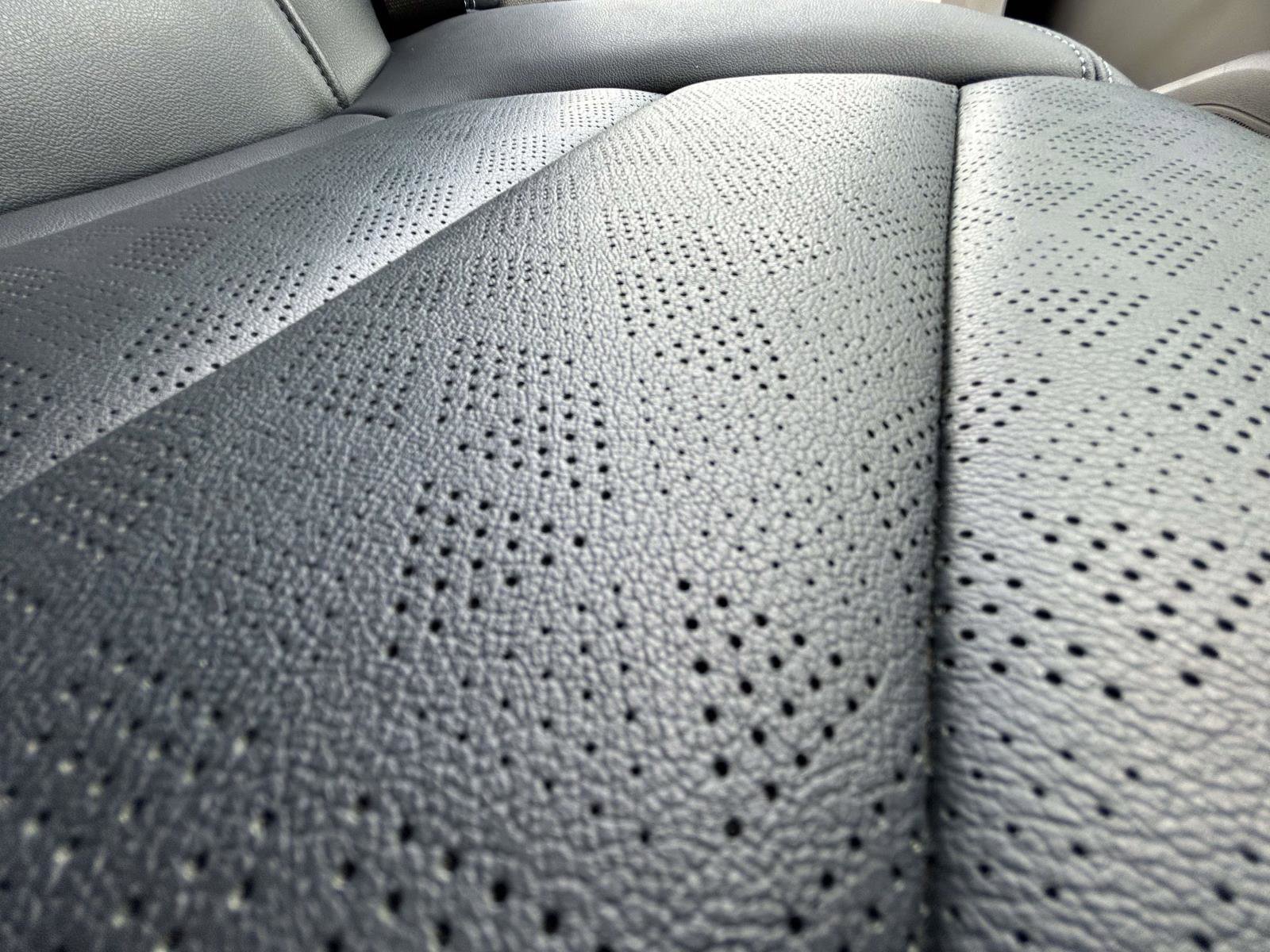 Used 2022 Chevrolet Bolt EUV Premier w/ Sun & Sound Package image 16