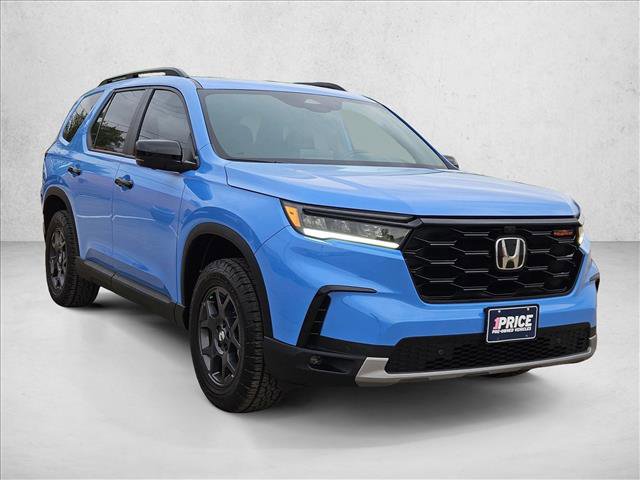 Used 2025 Honda Pilot TrailSport video 3
