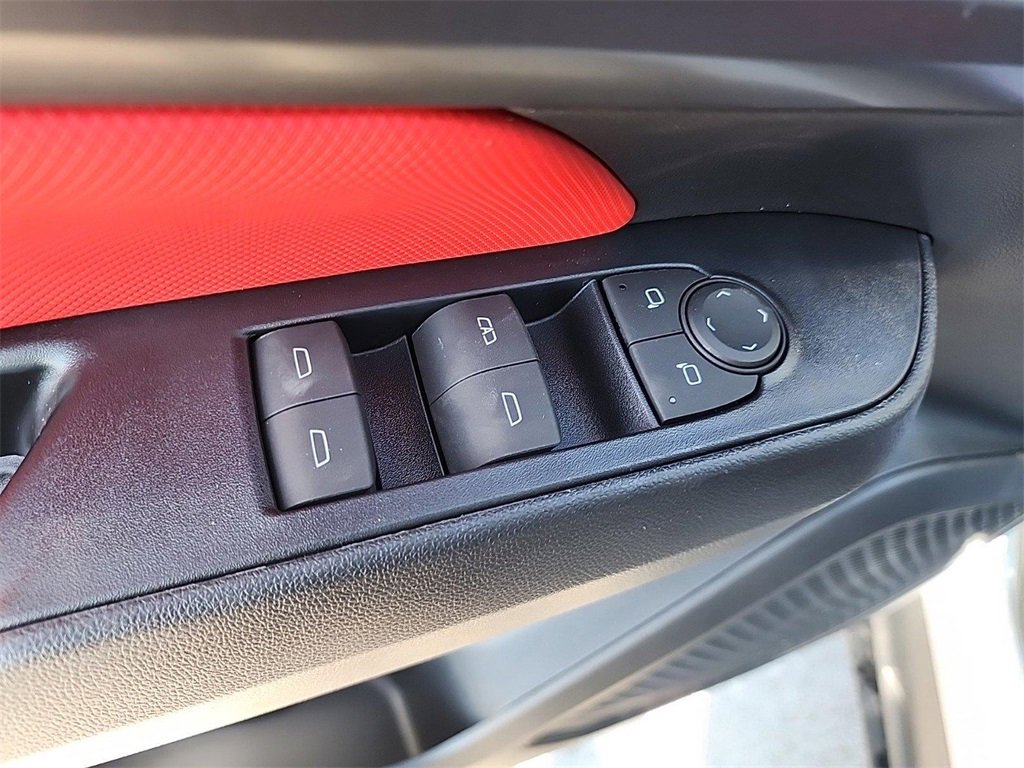 New 2025 Chevrolet Equinox EV RS image 12