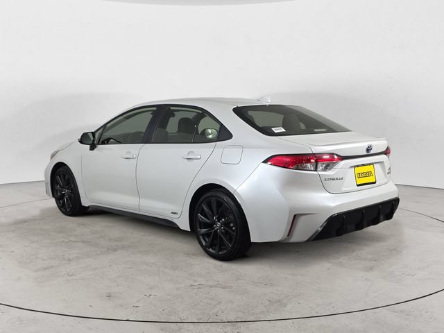 Used 2024 Toyota Corolla SE w/ SE Package AWD/4WD image 7