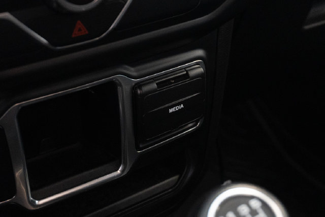Used 2020 Jeep Wrangler Sport AWD/4WD image 10
