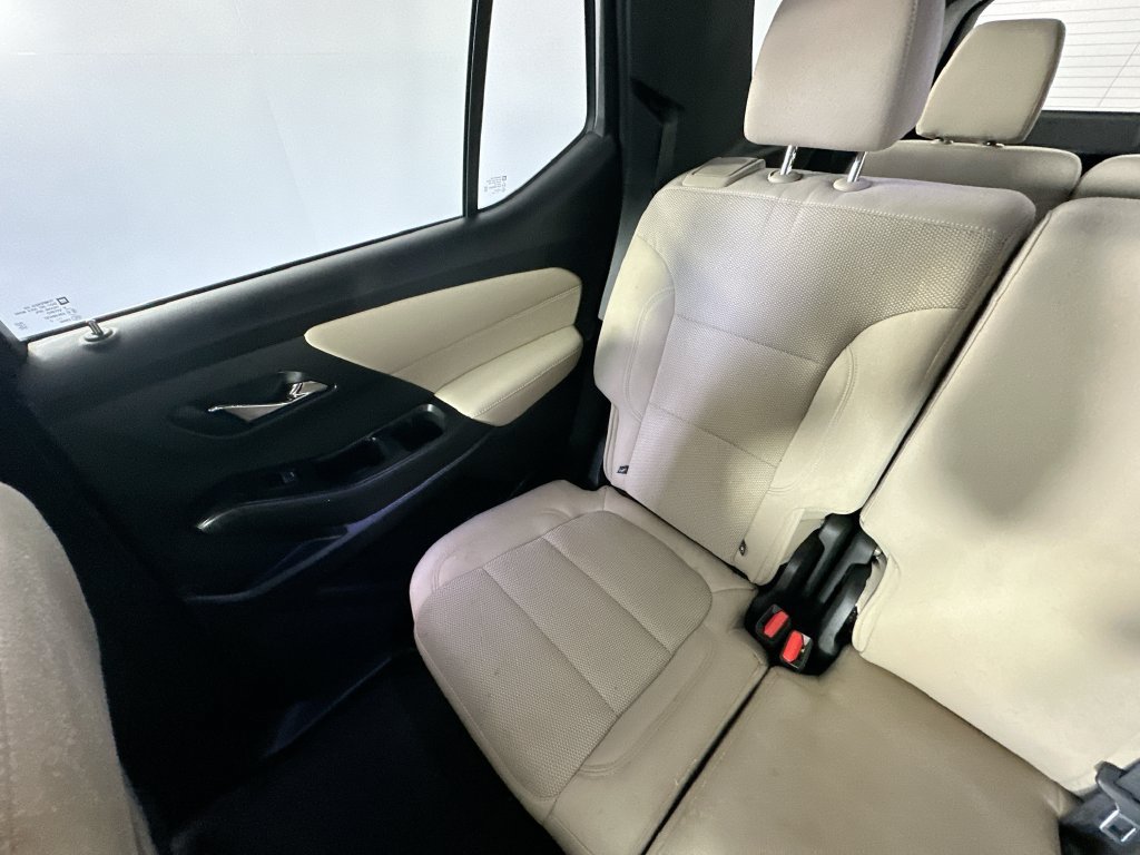Used 2023 Chevrolet Traverse LS FWD image 12