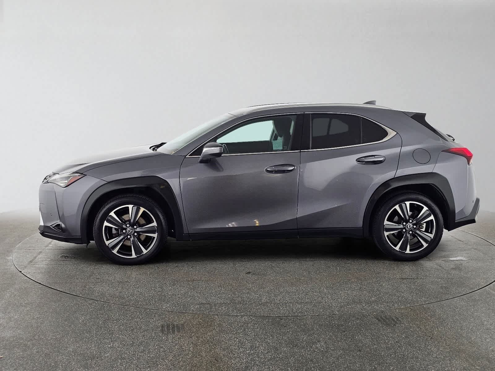 Used 2021 Lexus UX 200 w/ Accessory Package (Z2) FWD image 6
